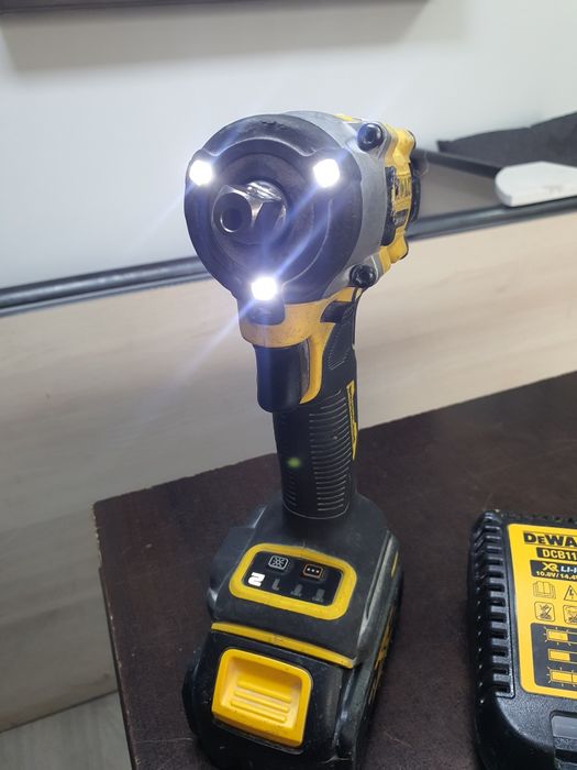 удърен гайковерт DeWalt DCF922n 18V оригинален!