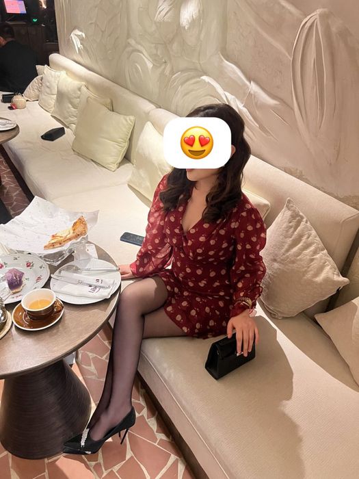 Короткое красное платье