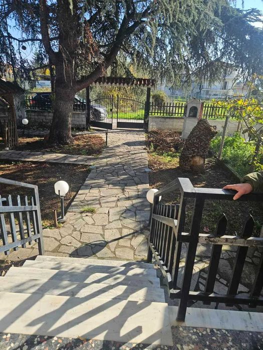 Двуетажна къща с гледка в Аспровалта!