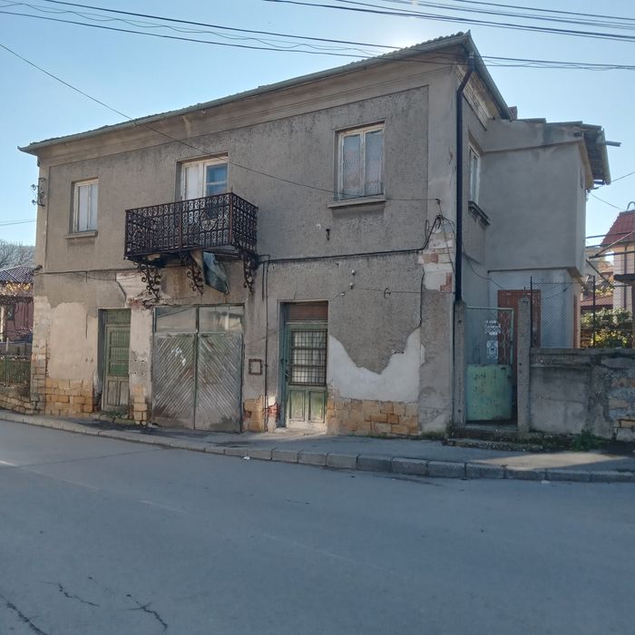 Продава се Къща в Свищов - 250 кв.м за 204 €/кв.м - Снимка #2