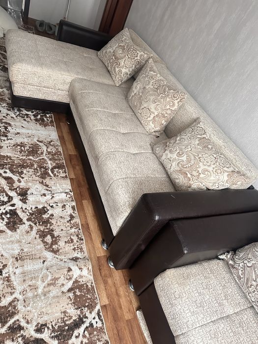 Продам диван с креслом