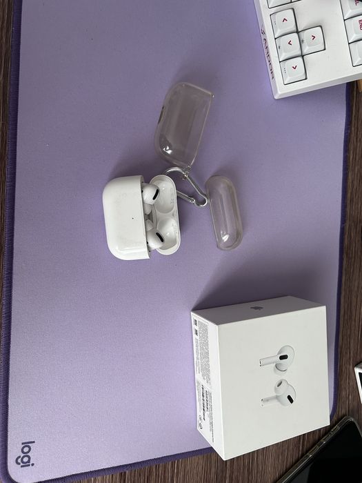 Продам наушники эпл про