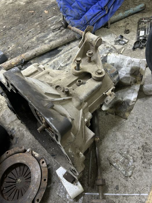 Коробка передачи Мазда 323 1.8