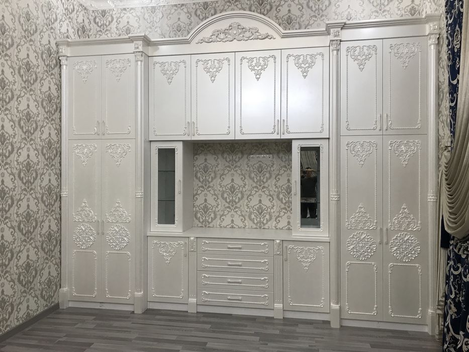 Шкаф в гостиной