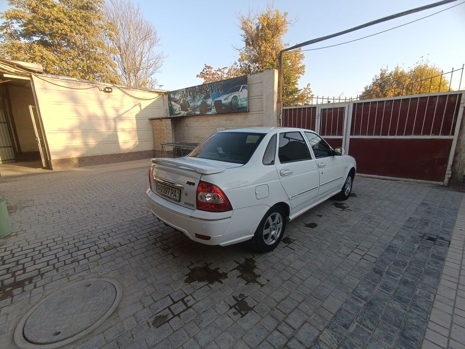 Продаётся Лада приора седан