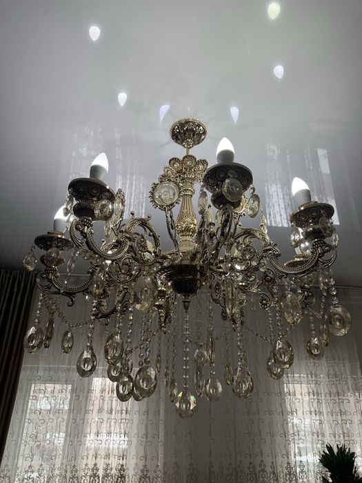 Продам люстру для зала