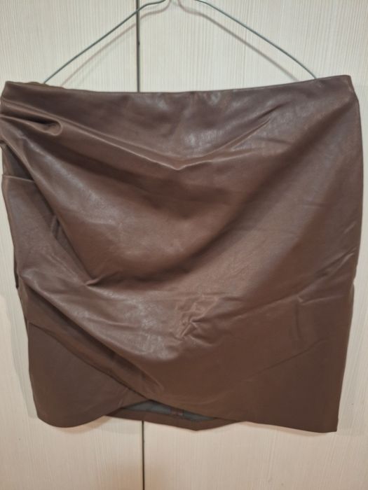 Нови Дамски кожени поли