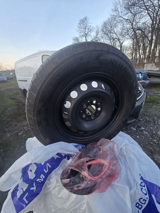 Гуми и джанти за Мерцедес Виано  Вито комплект  с болтове и капачки.