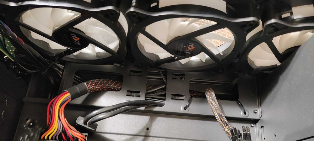 Vand schimb pc i5 13400, 2tb ssd samsung, 32gb ram, RTX 3070ti / 5060