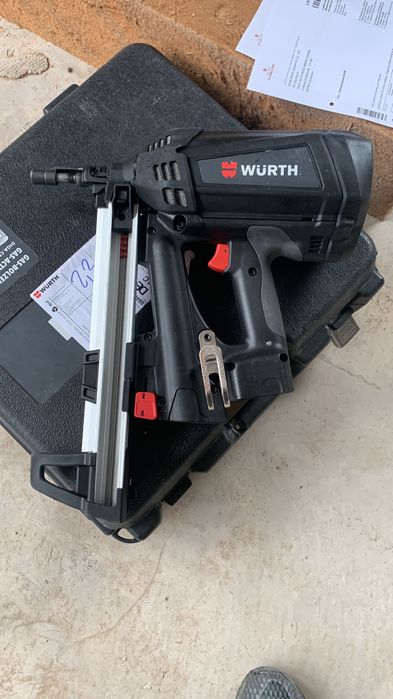 Пистолет за пирони würth
