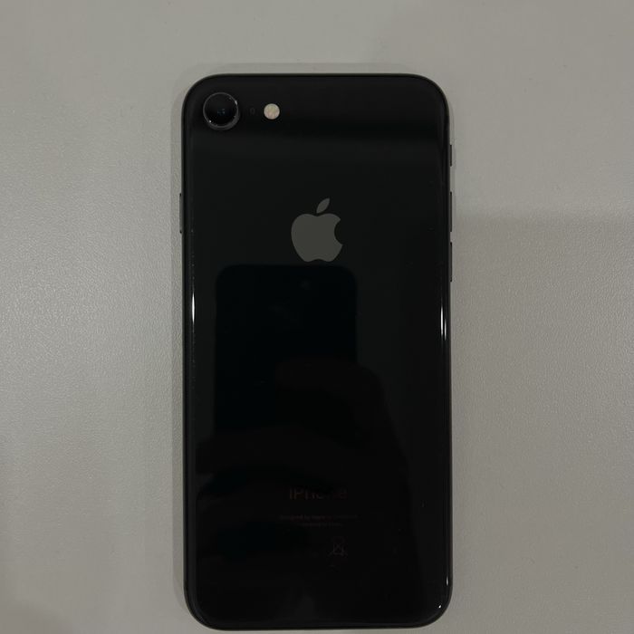 iPhone 8, 67% АКБ, 64 ГБ