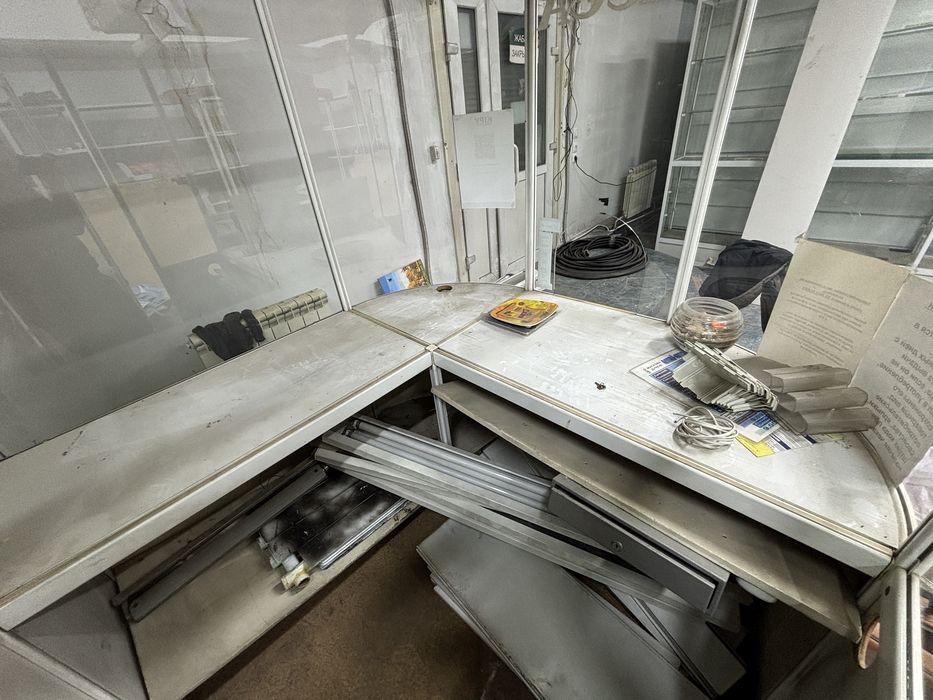 Продам стелажи, кассу