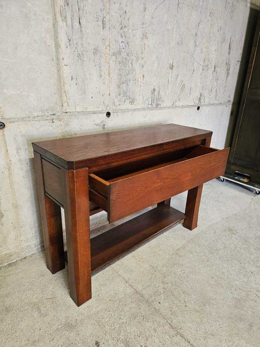 Конзола/аудио шкаф и зработен изцяло от масив