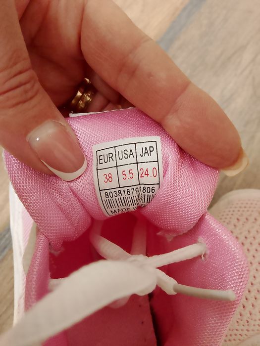 Дамски маратонки    Новиови