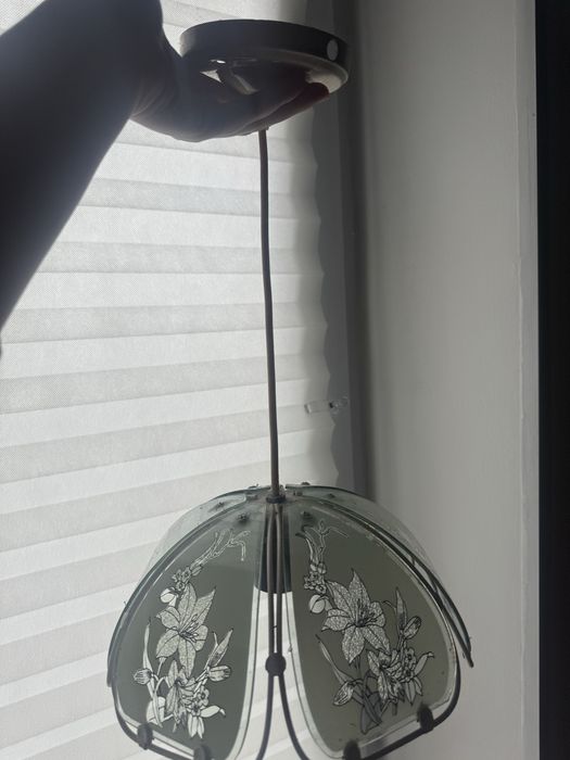 Люстра, жарық бергіш