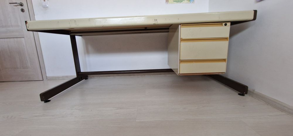 Vând birou profesional