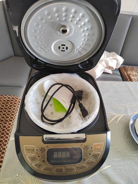 Мультиварка Redmond