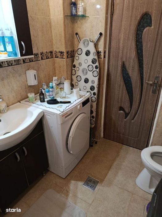 Valea Roșie Et: p/4 preț 81.000 euro NEGOCIABIL