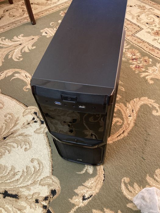 Продам корпус Aerocool с материнской платой