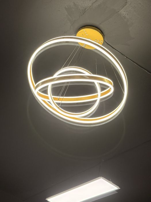 Продается люстра