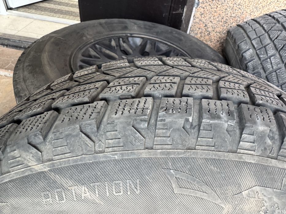 Продам зимние шины 235/75/15