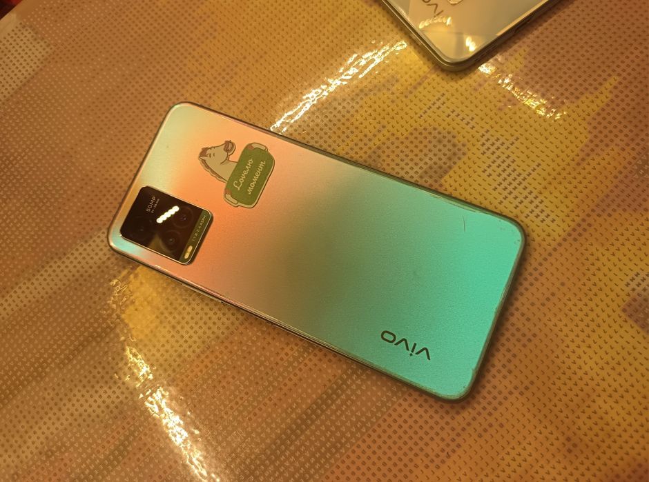 Телефон Vivo Y33s