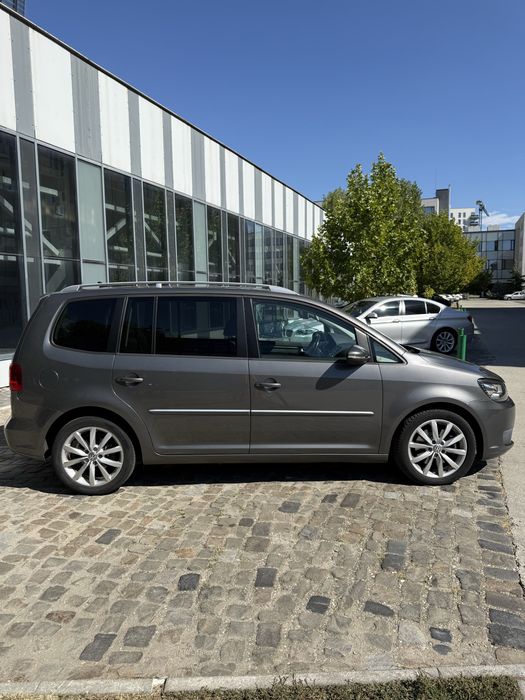 VOLKSWAGEN Touran 0 — imagine 4