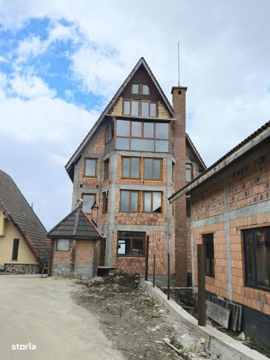 Pensiune de vanzare in Ranca – oportunitate rara langa partia M1
