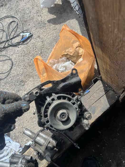 Генератор ниссан нп 300 2.4 бензин