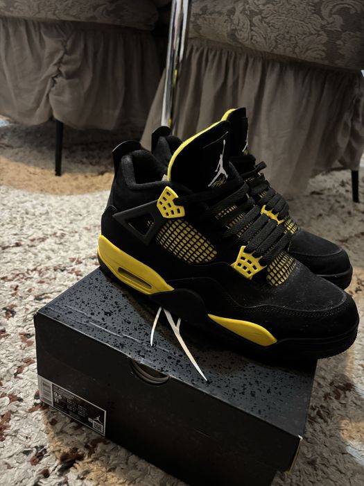 Vand jordan 4 thunder marimea 43