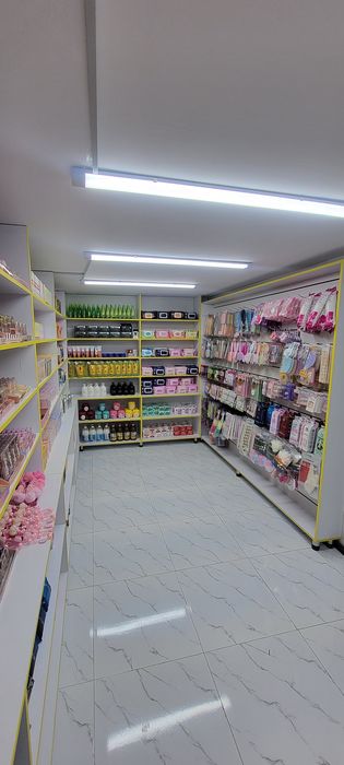 Витрина стеллаж полка магазин аптека