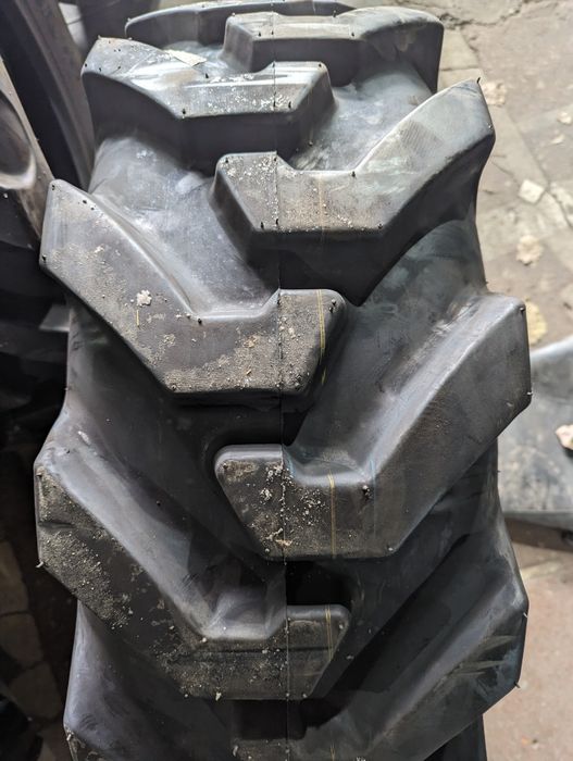 12,50/80-18  шины на погрузчик 3 в 1.