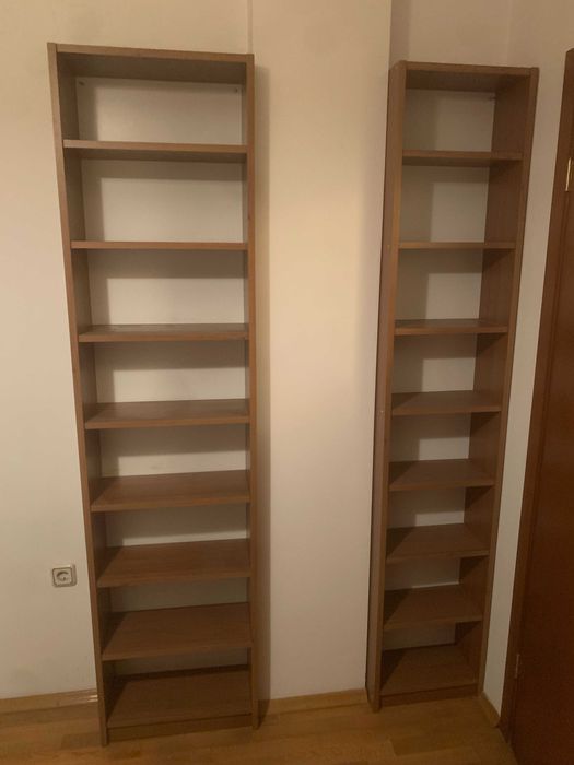 Спалня с допълнителни рафтове