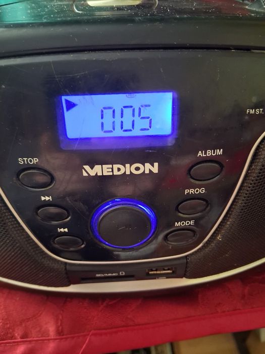 Medion:Radio -cd-mp3,usb,sd,aux,functional