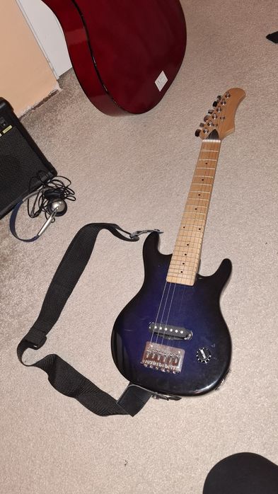 Китари електрическа детска с кубе + акустична.