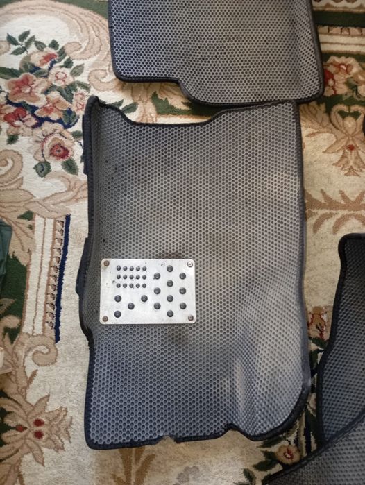 Полик на Весту б/у