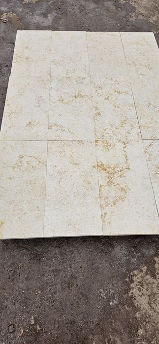 Грапав мрамор за външна настилка