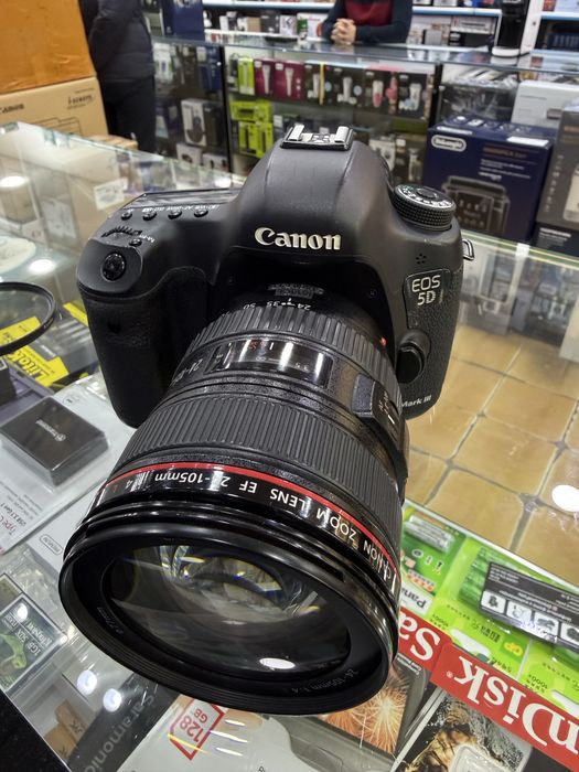 Продается фотоаппарат Canon 5d mark3