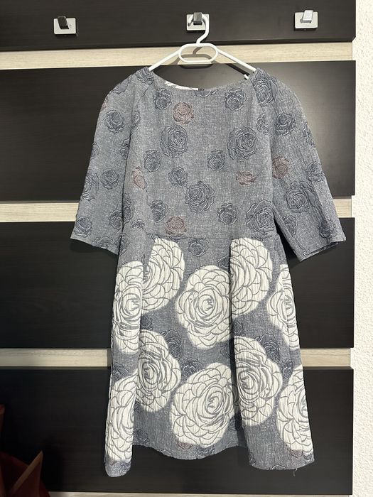 Рокля в два цвята.