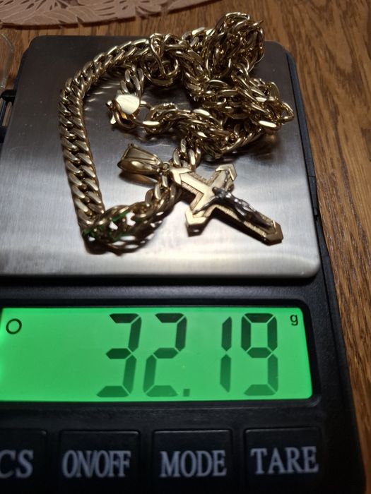 Продавам мъжки златен ланец  тип ПАНЦЕР  двулицев със кръст 32,20 гр 1