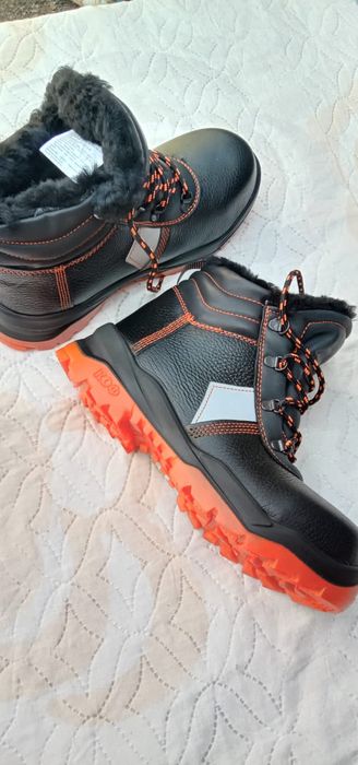 Продам зимние ботинки...