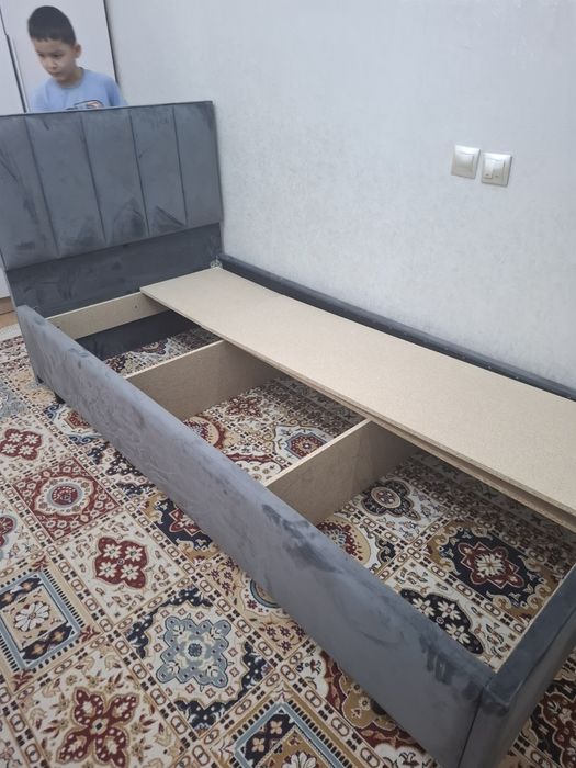 Продам кровать 90/200