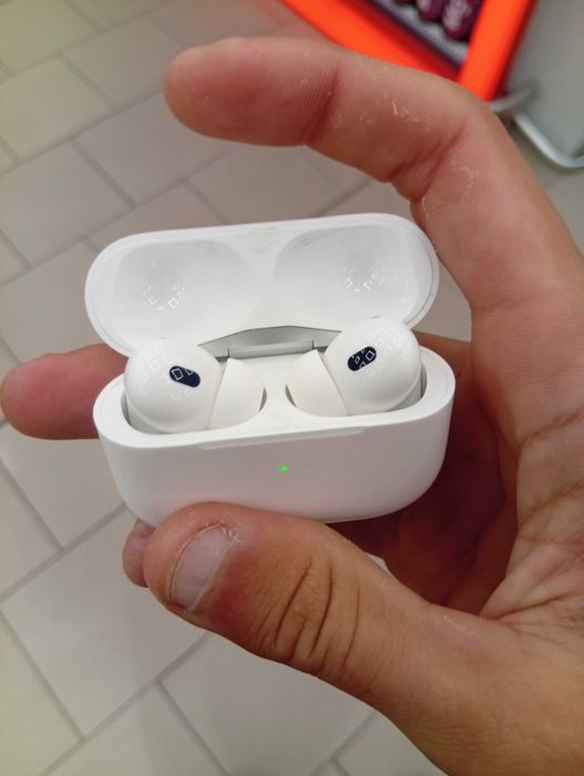 Vând Căști Airpods negociabil