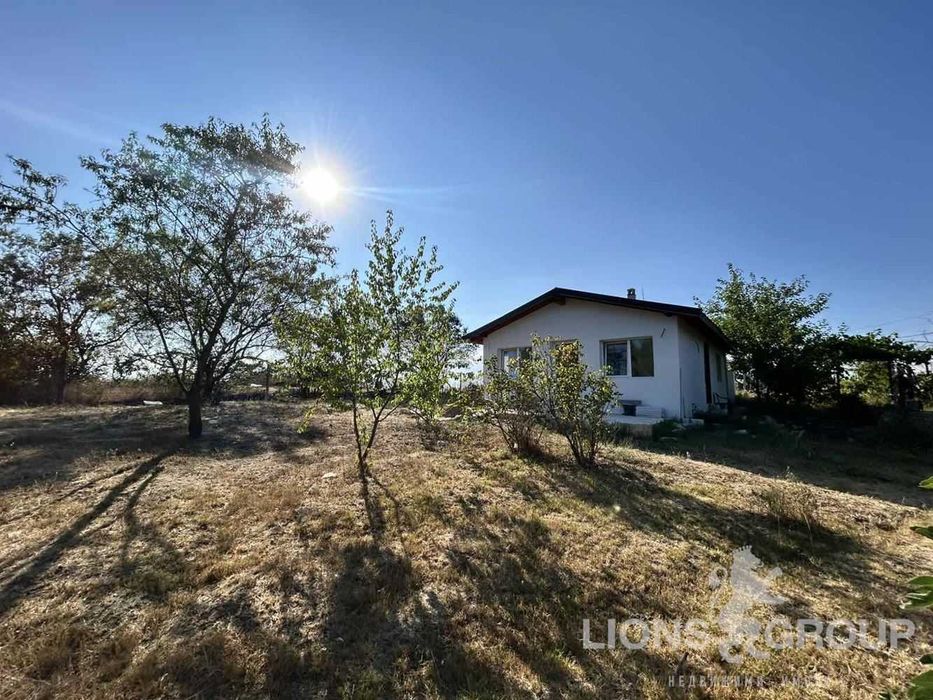 Къща с двор в м-т Боровец, гр. Варна – 126 990 €