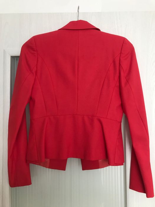 Костюм в две части: рокля (M) и сако (S) - 38% вълна, произведен в БГ