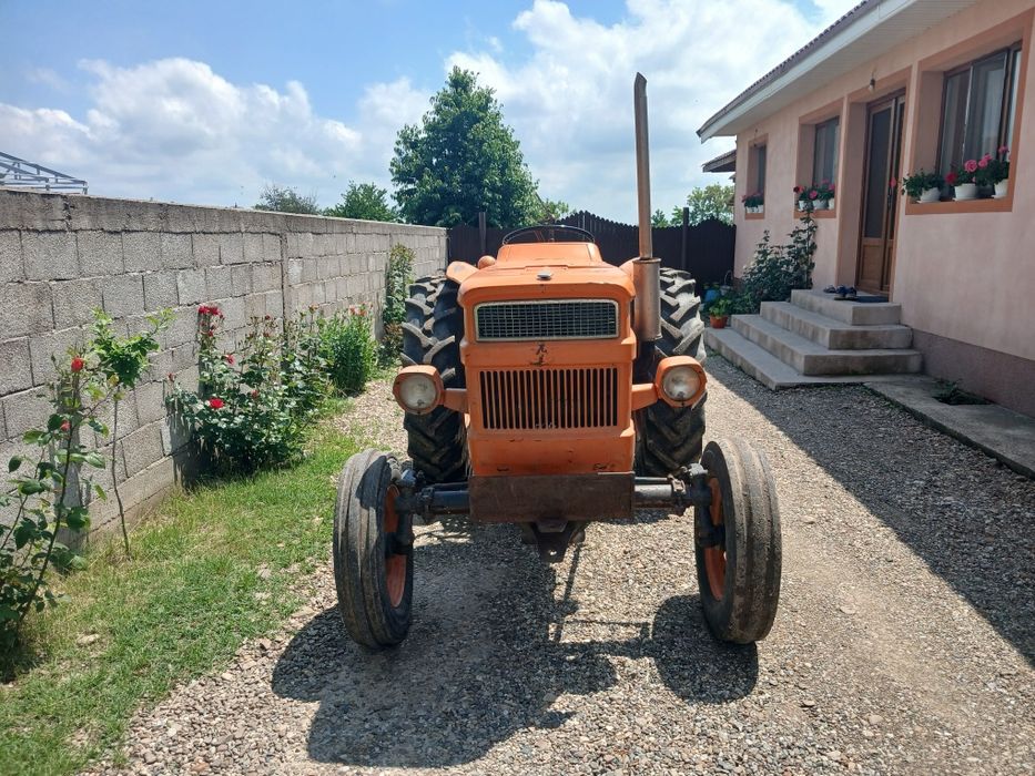 Vând tractor Fiat 450 45 cp