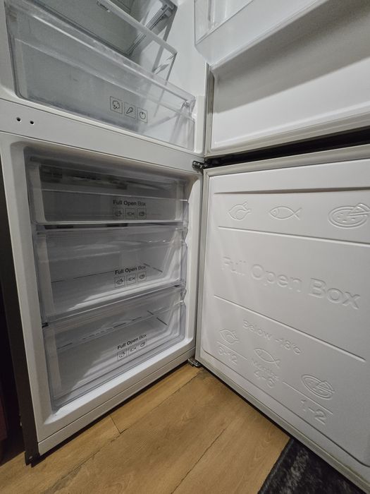 Холодильник Samsung