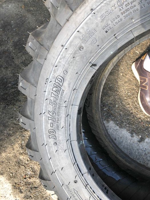 Anvelope noi 10-16.5 BKT 8 pliuri cauciucuri pentru BOBCAT