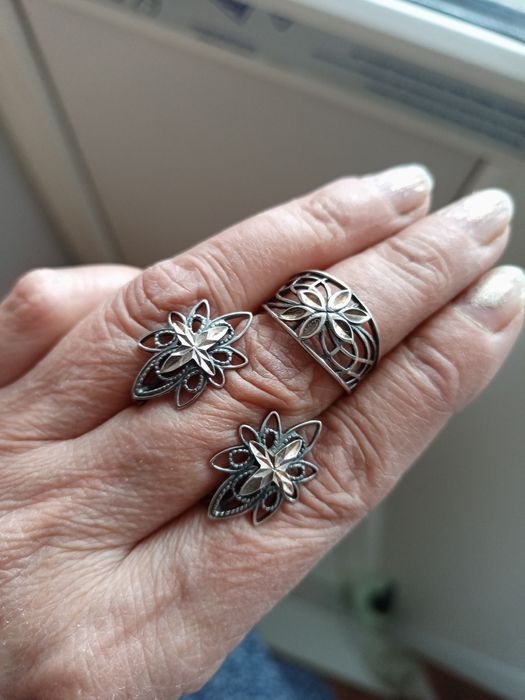 Продам серебряные серьги  925 проба