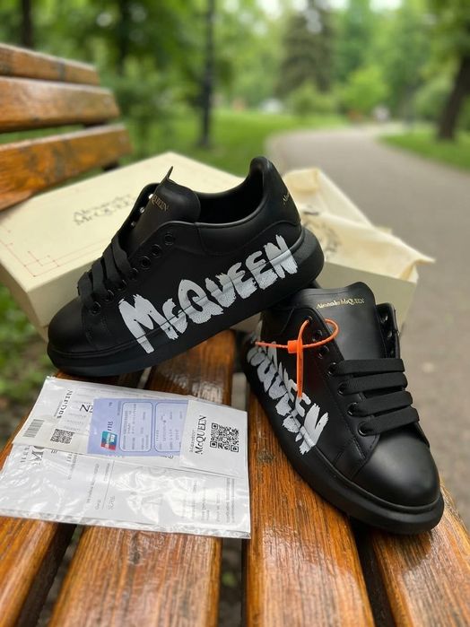 Adidasi Alexander Mcqueen Negru Graffiti